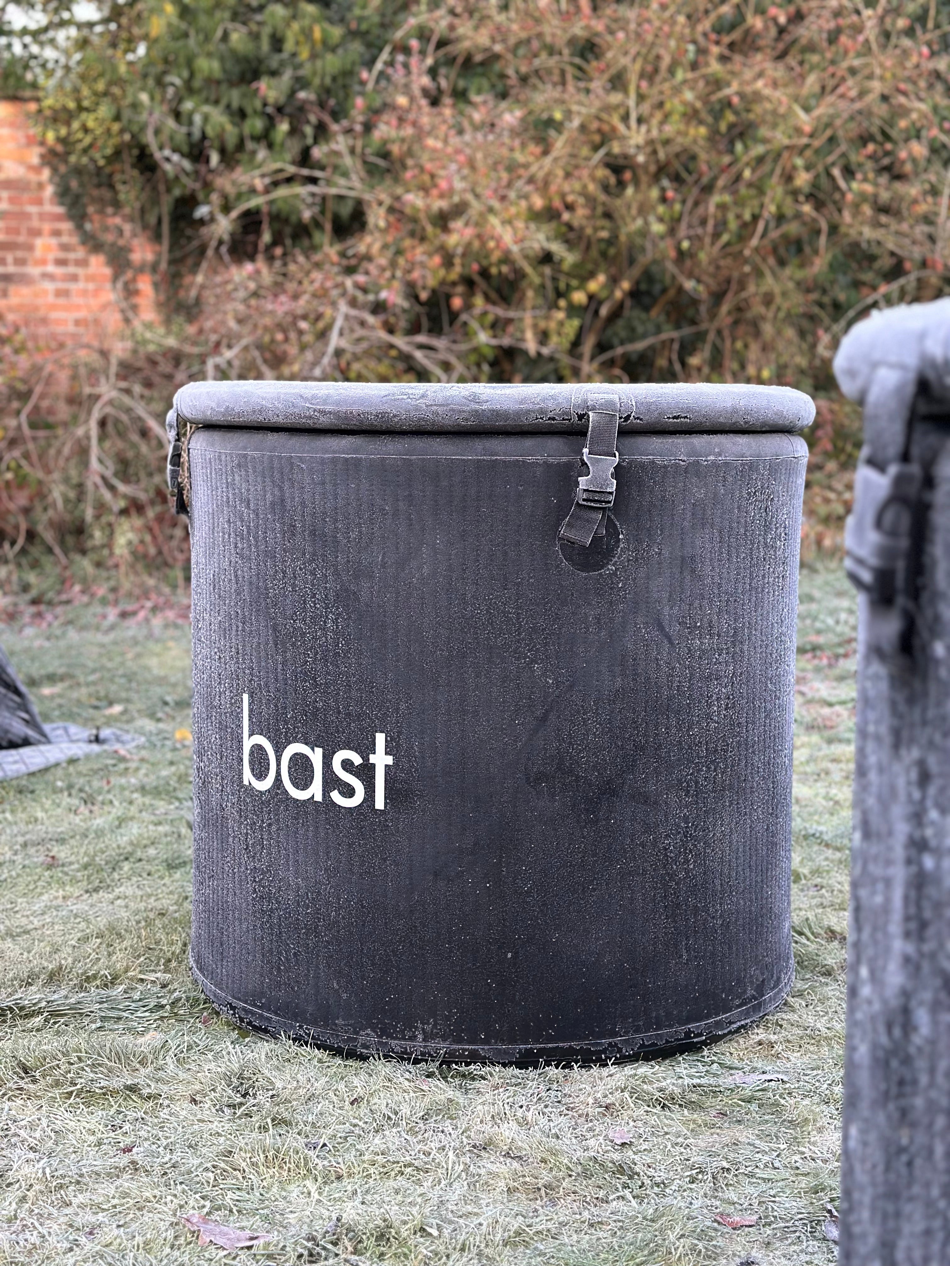Bast Inflatable Ice Bath - Basic Model with Lid (No Pump or Gauge)